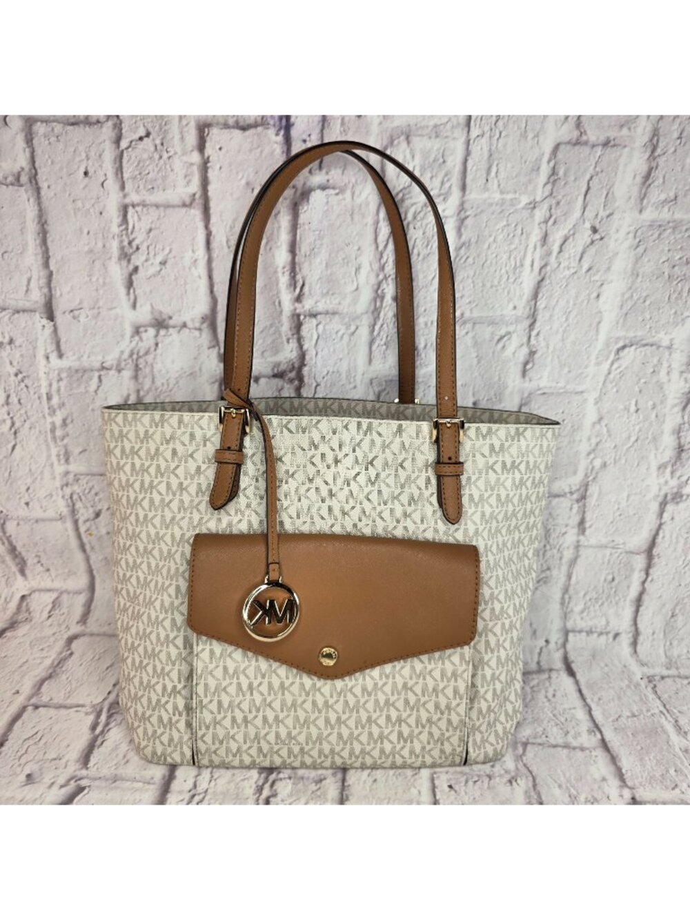 Michael Kors Jet Set large Pocket Multifunction Tote Bag Vanilla Acorn